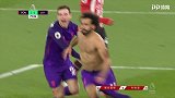 机智!萨拉赫庆祝逃过两队友魔掌 神奇低头一下整到两队友