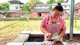 二妹今天做爆炒牛蛙的家常做法，香辣鲜嫩入味在家也能当大厨