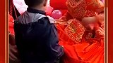 孩子这么小，后妈就来了但愿能好好的对这个萌娃