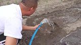 做一道口水鸡，再烩一锅热汤面，鸡肉鲜嫩多汁，面条爽滑劲道，香
