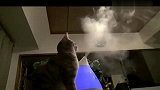 搞笑-20120322-爆笑猫咪出空拳大战水蒸气