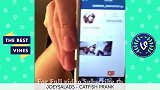 不许动！把手举起来！我给你举个耶！