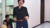 这几天别想睡懒觉，两个外孙天不明就起床