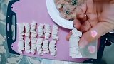 很多人不知道包馄饨也有小技巧，一根筷子就能满足你的味蕾！