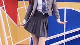 时尚穿搭美女达人，爱跳舞的女孩穿什么衣服都好看