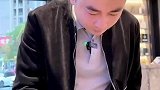 上千元的帝王蟹不让摸，售货员哪来的底气