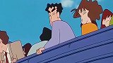 蜡笔小新太厉害了，背着妹妹飞檐走壁，小新居然会轻功！