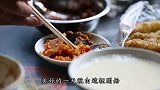 味道天津的鼓楼每到周四很是热闹，充满了时光的痕迹