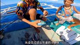 小男孩用上百块一斤的青衣当鱼饵，钓上来一条二十几斤的巨物，赚大了