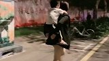 生活不易，能为她点个赞么