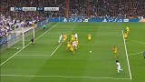 克罗斯任意球传中 马塞洛插上凌空弹射高出横梁