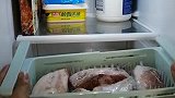 放点小东西很方便，冰箱一下整洁了