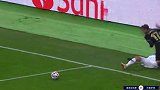 第81分钟巴塞罗那球员马特乌斯·费尔南德斯射门 - 打偏