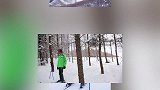 综合-17年-王源穿亮绿色雪服格外吸睛 滑雪boy雪场里卖萌扮酷-专题