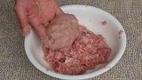 肉丸劲道好吃有诀窍，大厨把秘诀和配方全告诉你，全程无一点私藏