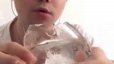 你们见过带水的冰球吗今天就吃它了
