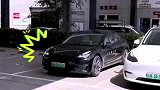特斯拉演示无人驾驶，结果不受控制自行跑掉