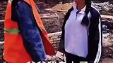 女孩知道自己考上清华后，找到工地上的父亲
