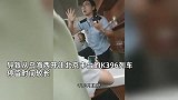 网传列车遇塌方停靠40小时，女乘务员哽咽安抚乘客：我得对得起大家