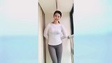 为什么炎热的夏天紧身裤还是受女生青睐，看勒出来的形体就知道了