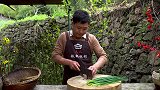 二哥今天吃腊肉盖浇饭，香气四溢，满满一大碗下肚太满足了