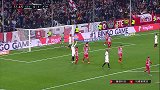角球造险!朗格莱头球攻门 奥布拉克淡定目送皮球中梁弹出
