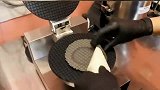 韩国小店，欣赏蛋筒冰淇淋制作的全过程，非常漂亮