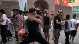 一顿操作猛如虎，一问价格两块五，不得不说小哥哥这波操作很吸引
