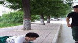 满满的正能量：如若可以，面向太阳吧！不问春暖花开只求快乐面对