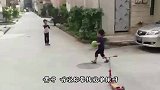 大爷太拉风了 你这是养了支狗崽队呀