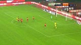 韦世豪一过三长途奔袭 费南多内切射门被后卫挡出