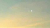 俄罗斯上空出现巨型陨石，却被神秘物体击碎，究竟是谁在保护人类