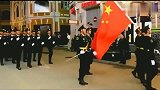 老外看中国：中国仪仗队到处踢馆，后面的哪国的，抓紧跟上队伍
