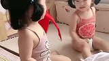 双胞胎的相爱相杀过程，每次都有一个在哭