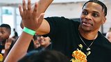 【鞋圈儿】出席Jordan活动！威少全新造型亮相引球迷欢呼