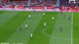 小白再现神级直塞 梅西跑位稍慢错失良机