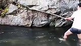 一定要胆大心细，直接一个潜水