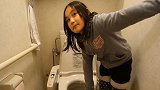 日本女厕的隐藏按钮有何用处？ 女游客表示好用，但不好意思按！