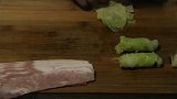 包菜里加上培根，不用炒，比红烧肉都好吃