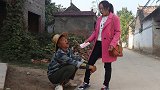 母亲去世家产都给儿子，只给女儿一张纸，5年后女儿才懂母亲用心