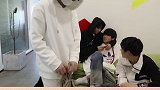 看着小丁撕了半天也没弄开，完了小张张一下子就撕开了丁程鑫 张真源 时代少年团