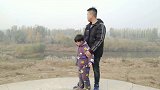 阿超早起去送货，半路突然返回，下一幕太感人