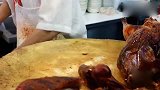 快刀手斩烧鹅，就像加了特效一样快，打包的小哥差点都跟不上