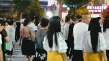 这妹子来生意了