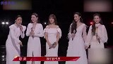 张柏芝突然嘟嘴猛亲那英一口，那英被亲懵不知如何是好，太尴尬！