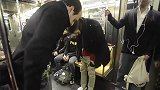 “地铁无裤日”席卷全球民众光大腿博眼球