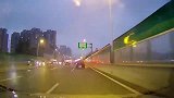 打了转向灯又来个“回马枪”，不是拍下谁信！