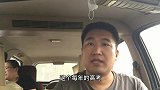 摆摊夫妻日常互怼，又被媳妇打击了