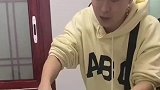 聚餐后打包有人不理解，小伙大方回应：奶奶教会了我节约
