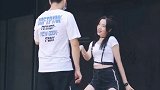 第一次在男生面前跳舞，胆子越来越大了，可是……小野猫 小野猫舞蹈